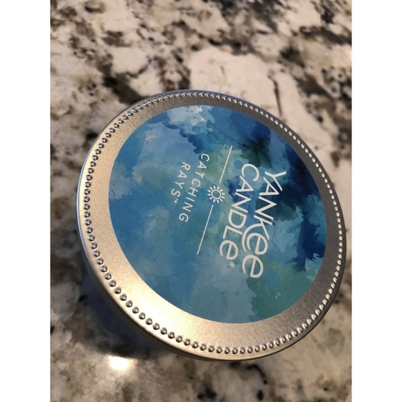 New Yankee Candle Tumbler Jar‎ Candle Catching Rays Fresh 7 Oz Mother's Day Gift - Picture 3 of 8